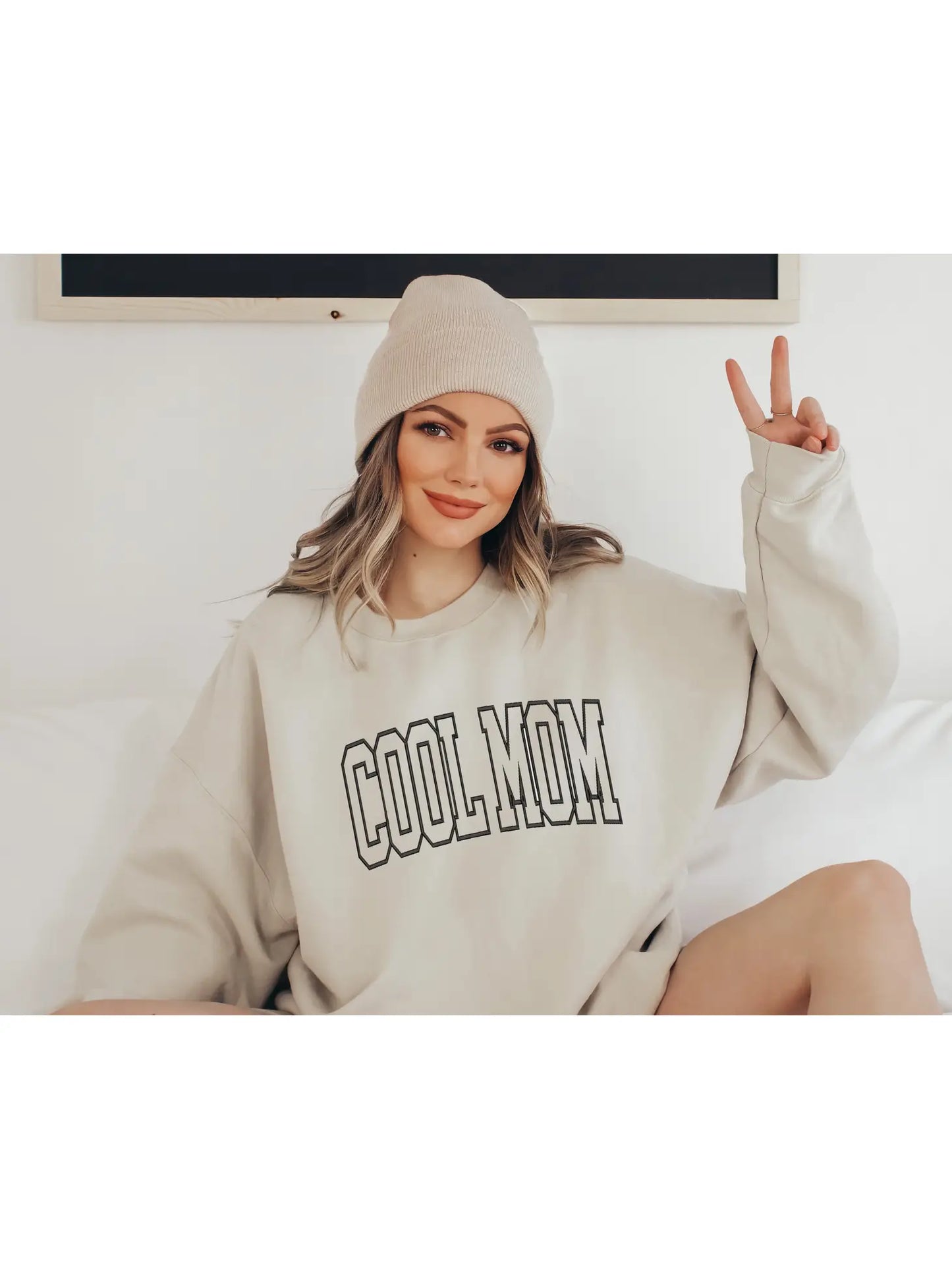 MAMA crewneck