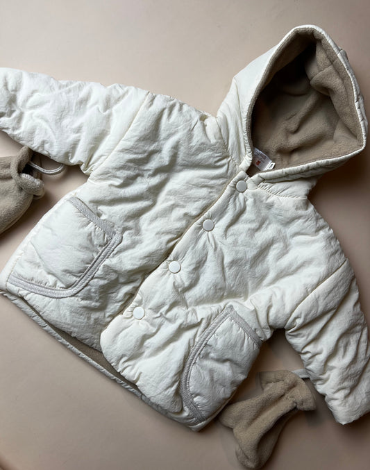 White puffer + mittens
