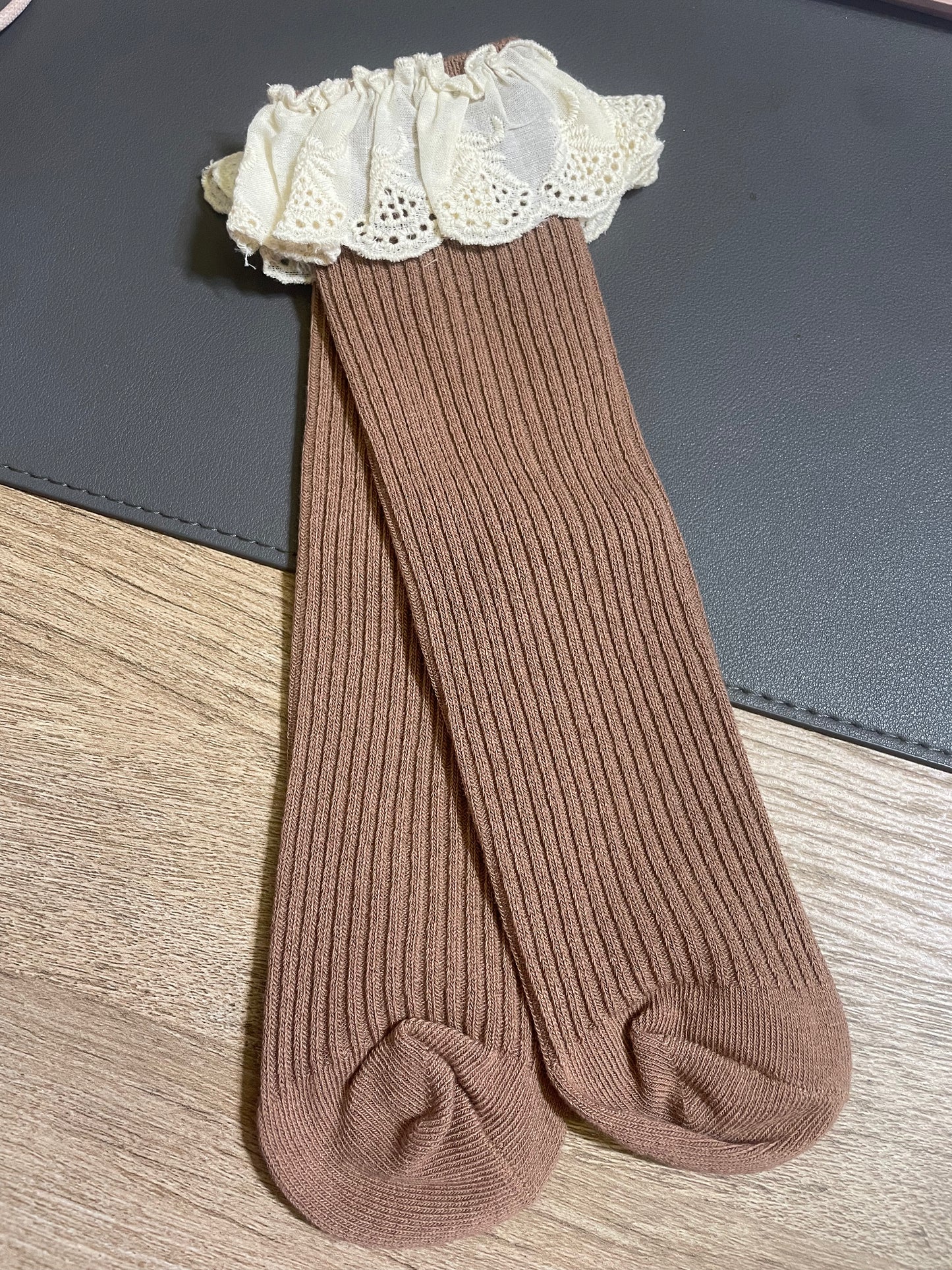 RUFFLE SOCKS