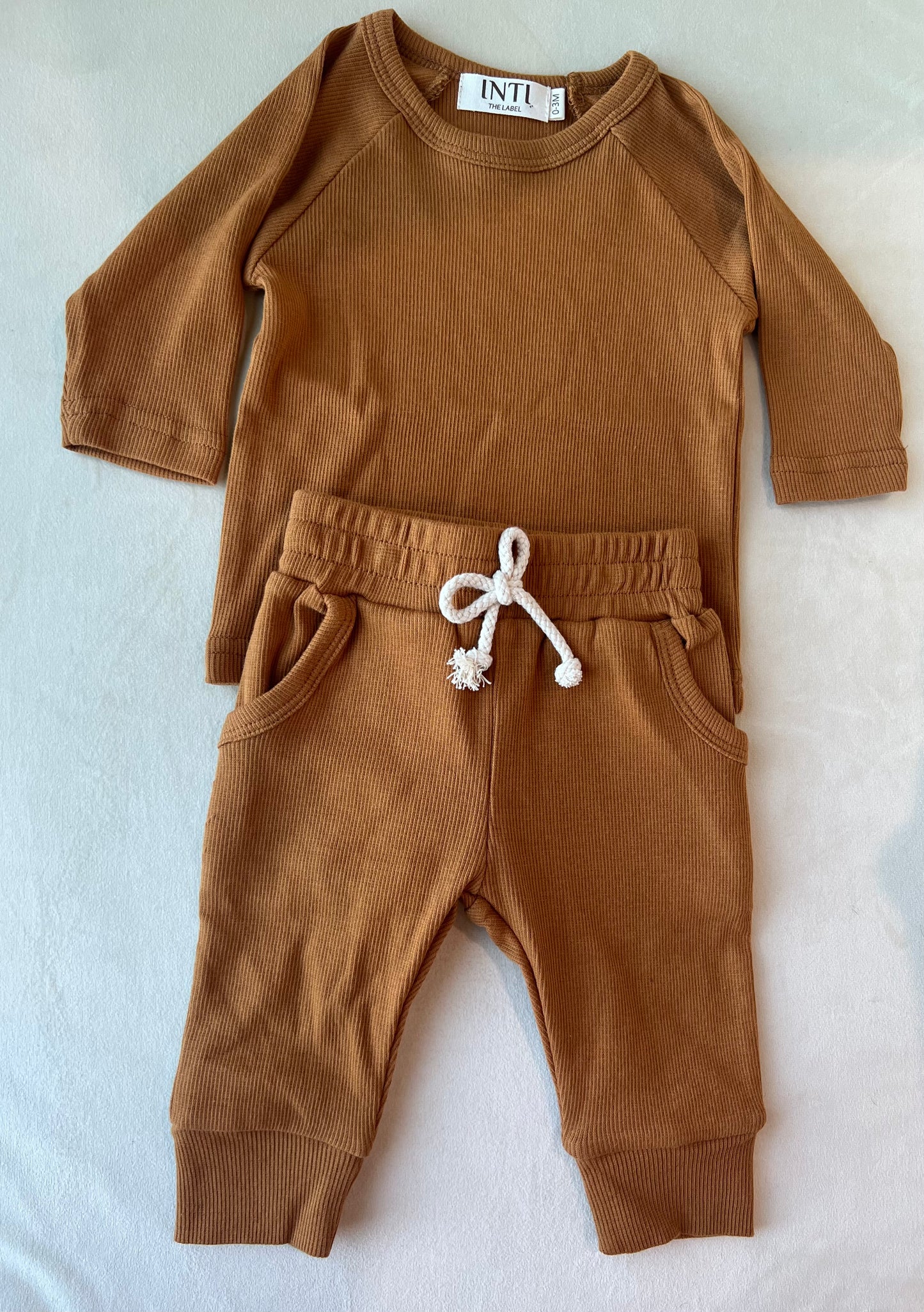 RIBBED SET COLOR RUST