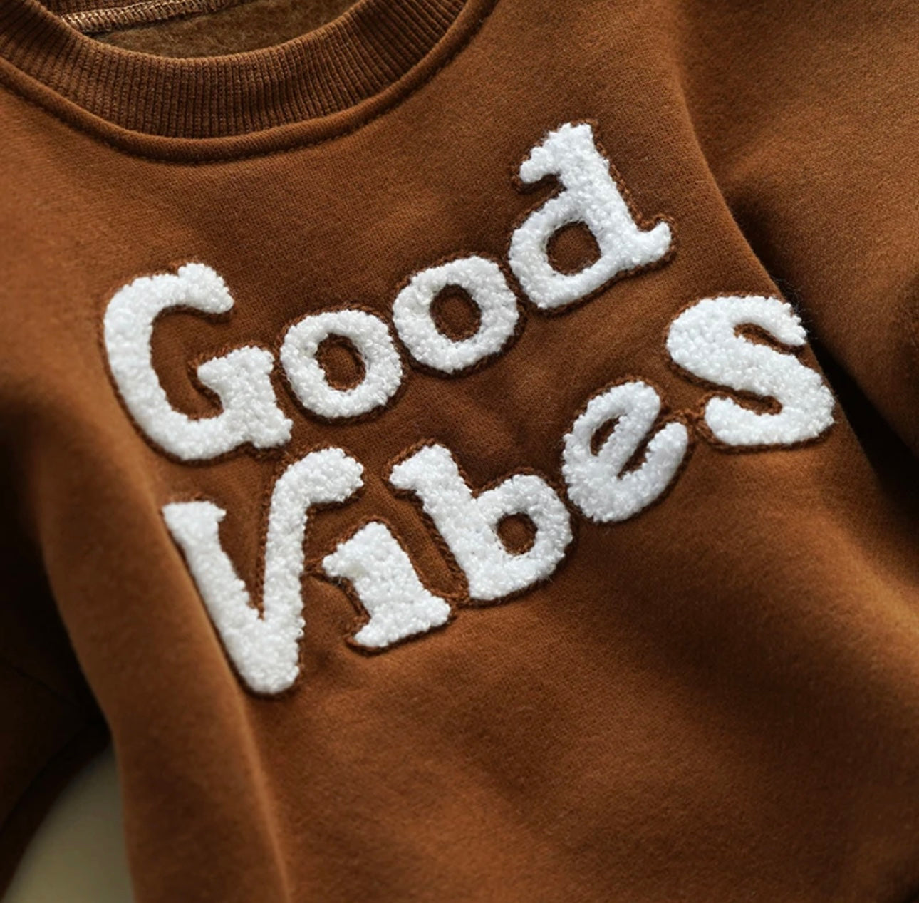 GOOD VIBES SWEATSHIRT